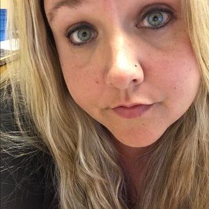 Meet your Posher, Hollu